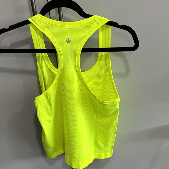 NWT Lululemon Swiftly Tech Racerback 2.0
*Race Length in Highlight Yellow size 4 - Picture 5 of 5